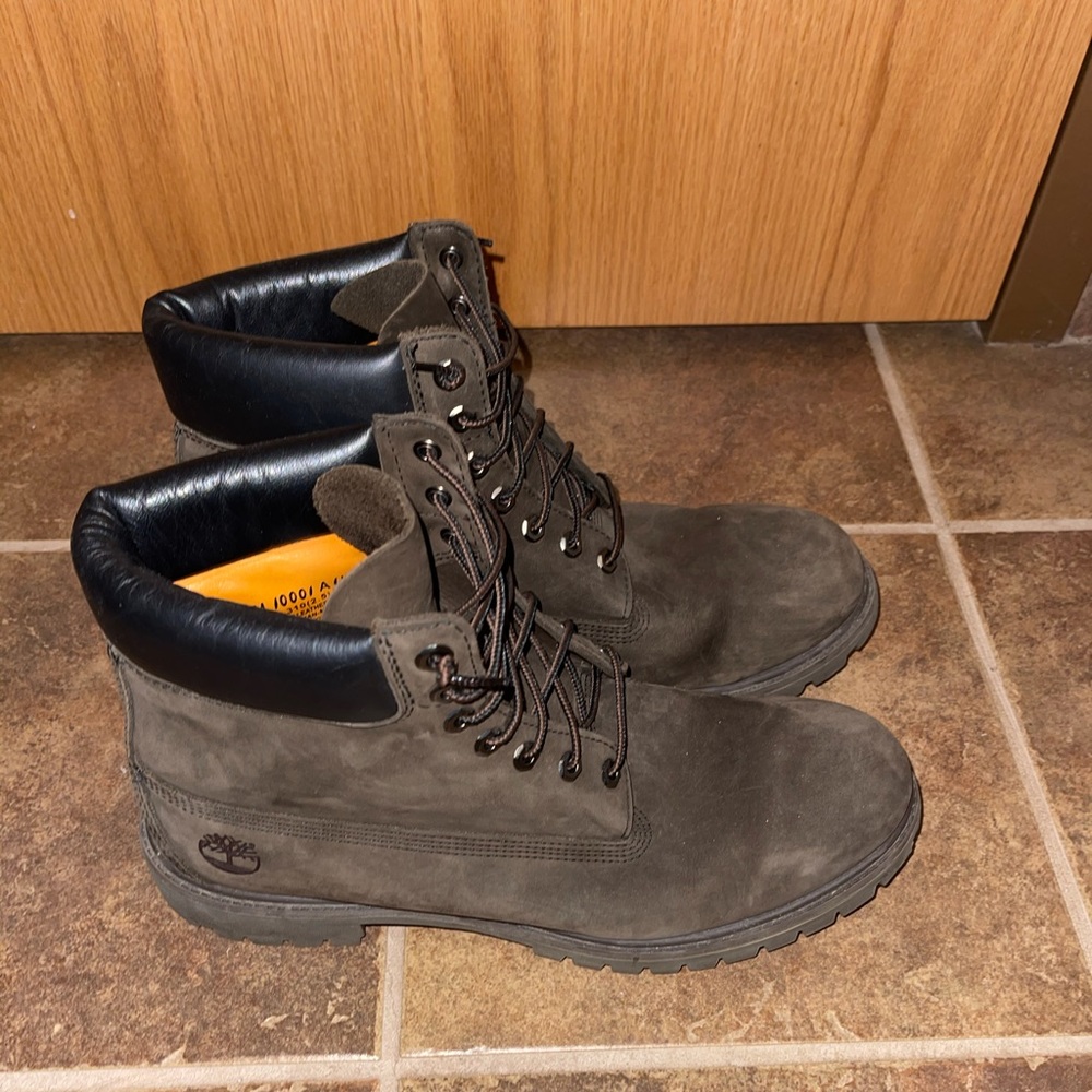 Selling Brown Timberland Boots
